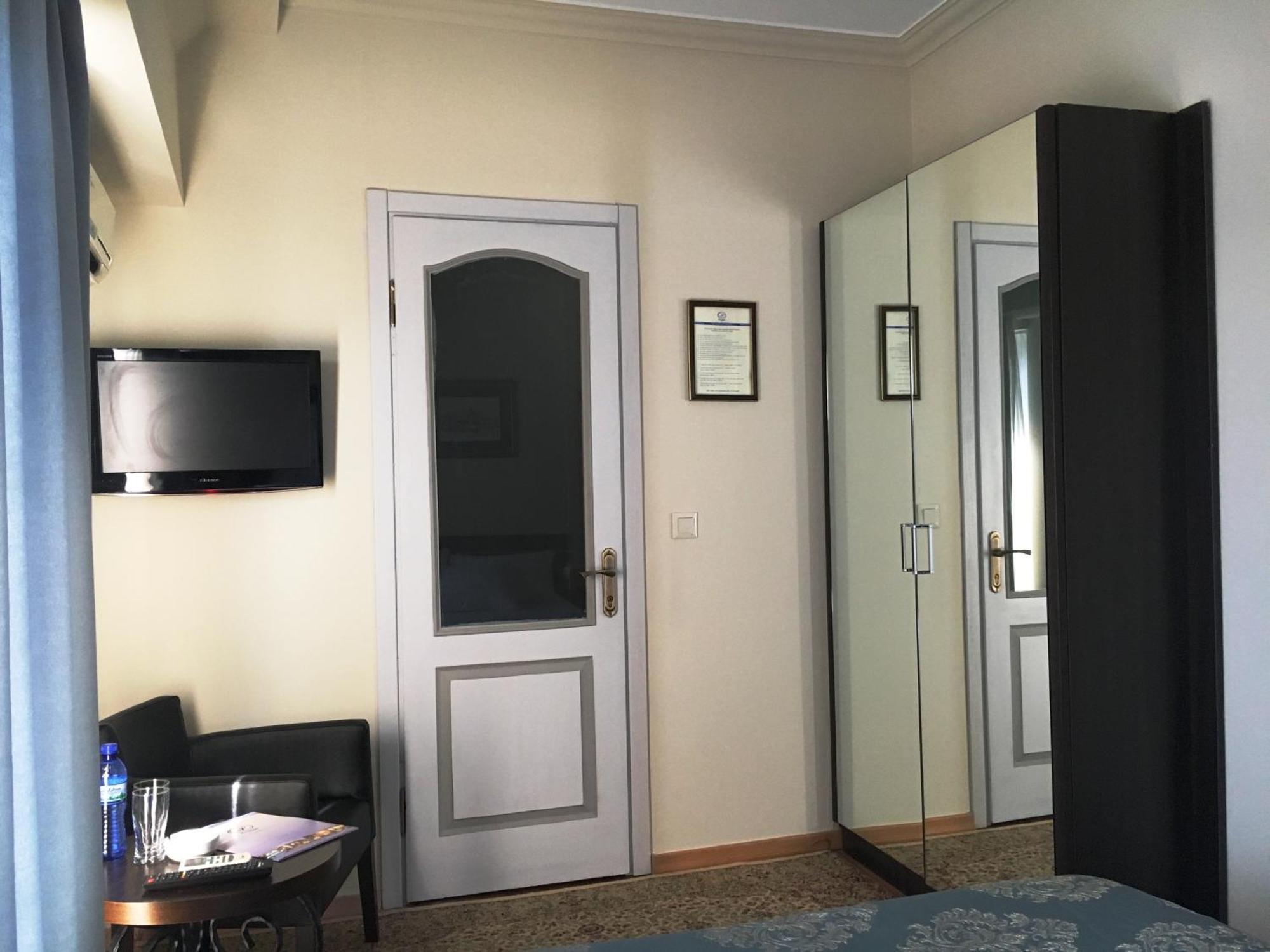 Prestige Palace - Esquisse Hotel Tbilisi Pokoj fotografie